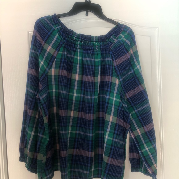Cute plaid lightweight blouse - Picture 1 of 5